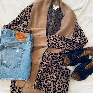 Yes Lola Leopard Print Tan Cardigan with Pockets Like New Size Medium